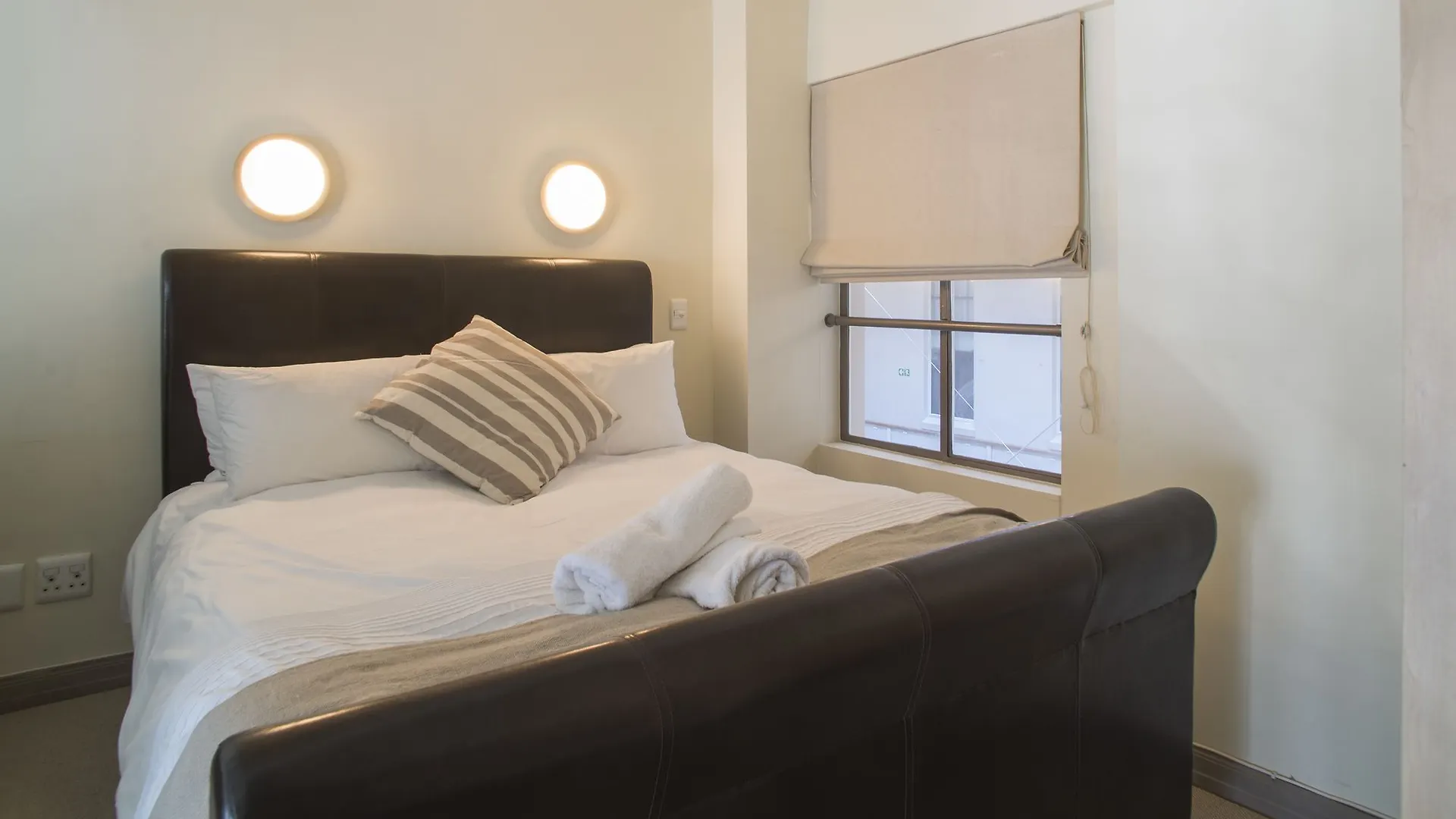 708 Mutual Heights Apartment Cape Town